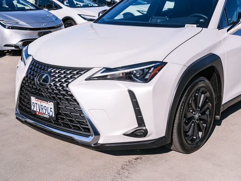 Used 2025 Lexus UX 300h FWD image 11