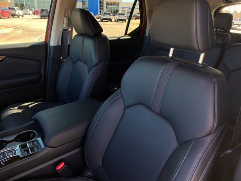 Used 2025 Honda Pilot EX-L image 12