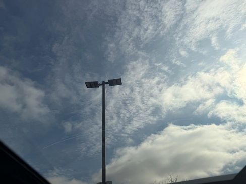 Used 2021 Jeep Cherokee Latitude Plus w/ Sun & Sound Group image 11