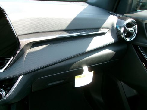 New 2026 Chevrolet Equinox LT FWD image 18