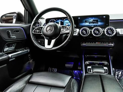 Used 2020 Mercedes-Benz GLB 250 image 24