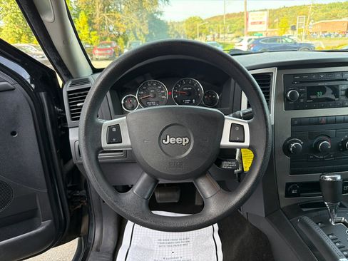 Used 2009 Jeep Grand Cherokee Laredo image 21