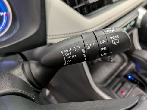 Used 2023 Toyota RAV4 XLE image 18