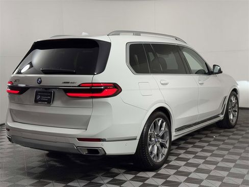 Used 2024 BMW X7 xDrive40i w/ Premium Package image 10