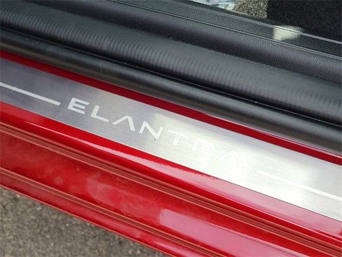 New 2025 Hyundai Elantra SEL image 24