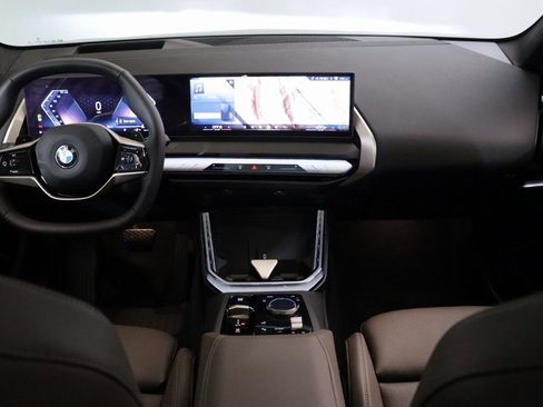 Used 2025 BMW X3 xDrive30i w/ Premium Package image 17