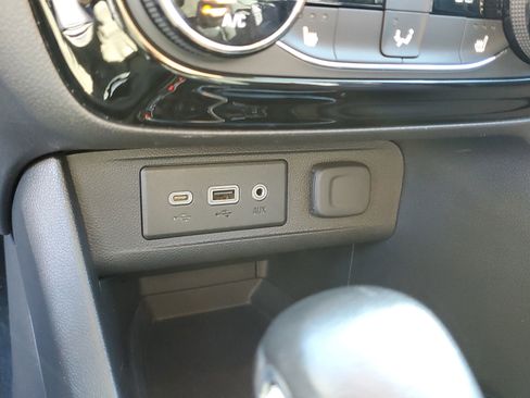 Used 2022 Buick Encore GX Select image 22