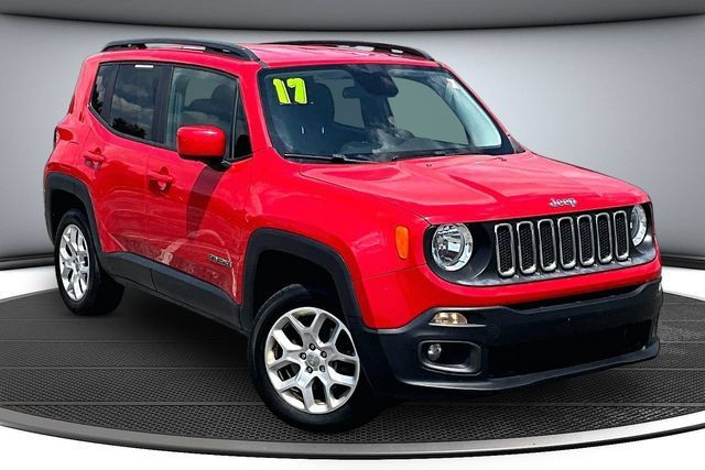 Used 2017 Jeep Renegade Latitude w/ Cold Weather Group AWD/4WD image 3