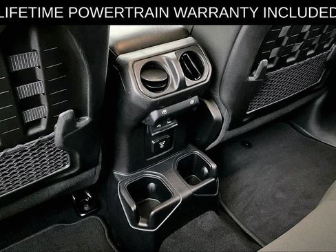 Used 2019 Jeep Wrangler Unlimited Rubicon AWD/4WD image 31