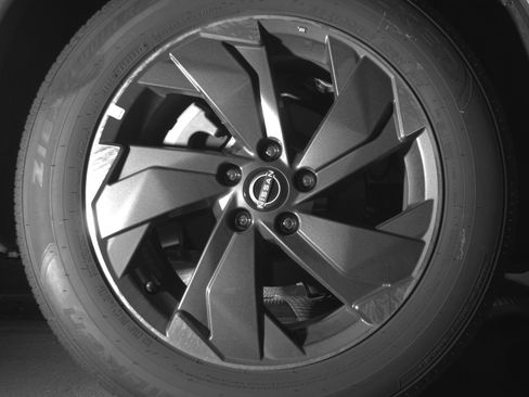 Used 2025 Nissan Rogue SV image 15