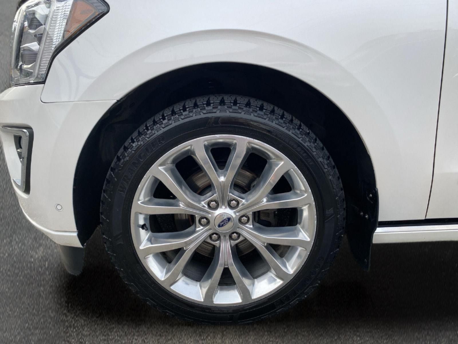 Used 2019 Ford Expedition Platinum AWD/4WD image 11