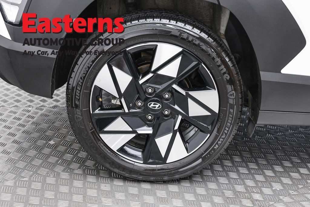 Used 2025 Hyundai Kona SEL FWD image 29