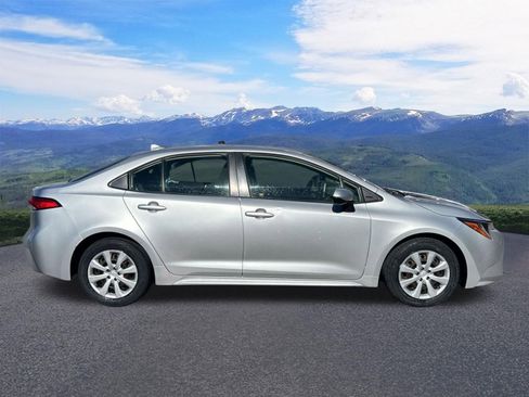 Used 2020 Toyota Corolla LE FWD image 7