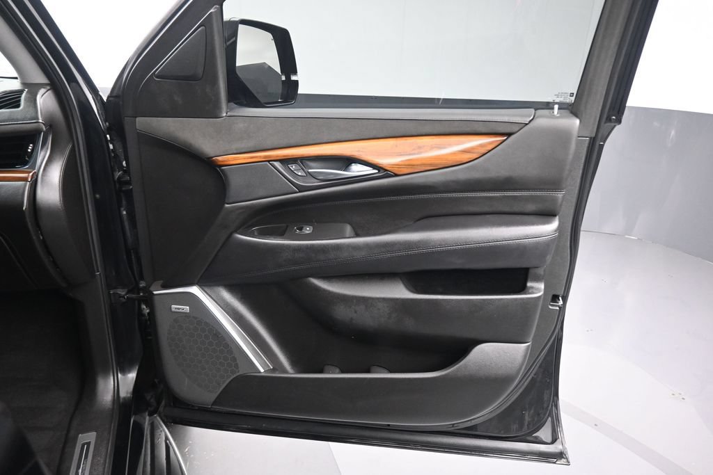 Used 2017 Cadillac Escalade ESV Premium Luxury AWD/4WD image 54