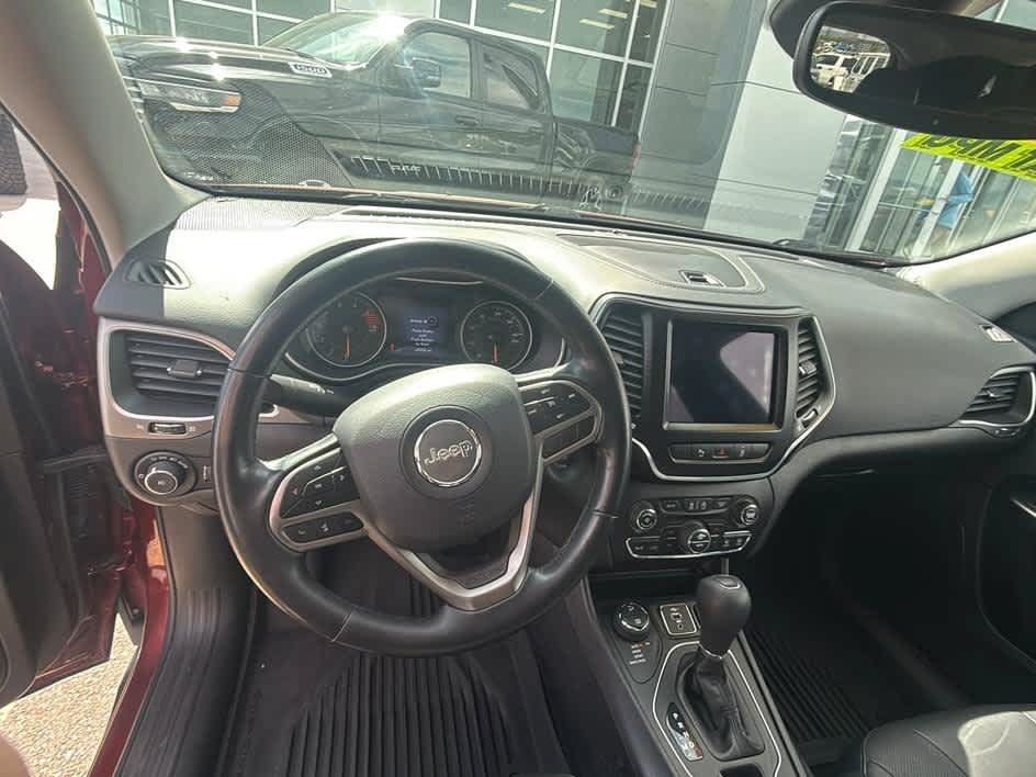 Used 2021 Jeep Cherokee Latitude Lux w/ Comfort/Convenience Group AWD/4WD image 24
