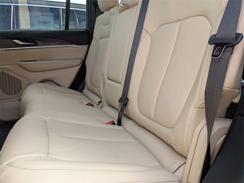 New 2025 Jeep Grand Cherokee Limited image 30