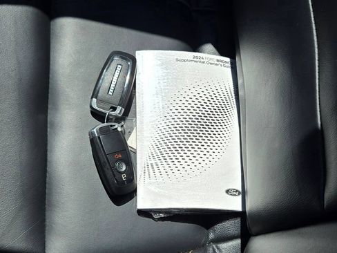 Used 2024 Ford Bronco Badlands w/ Sasquatch Package AWD/4WD image 13