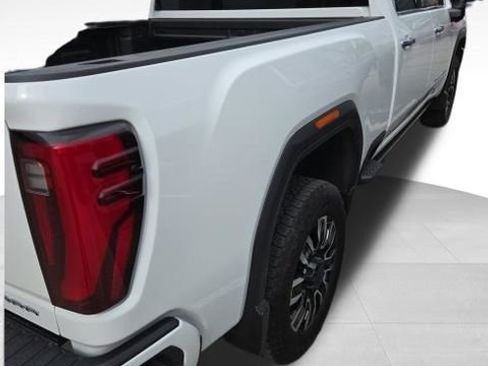 Used 2024 GMC Sierra 2500 Denali Ultimate image 18