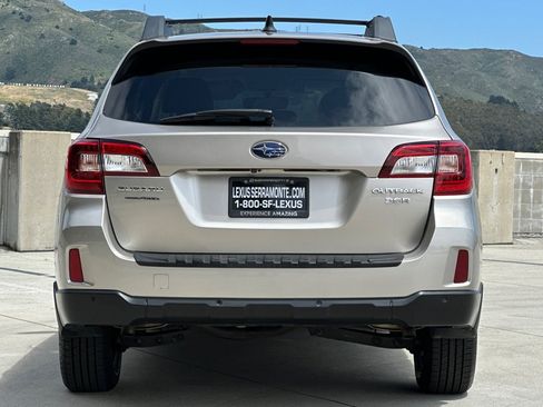 Used 2017 Subaru Outback 3.6R Limited AWD/4WD image 9