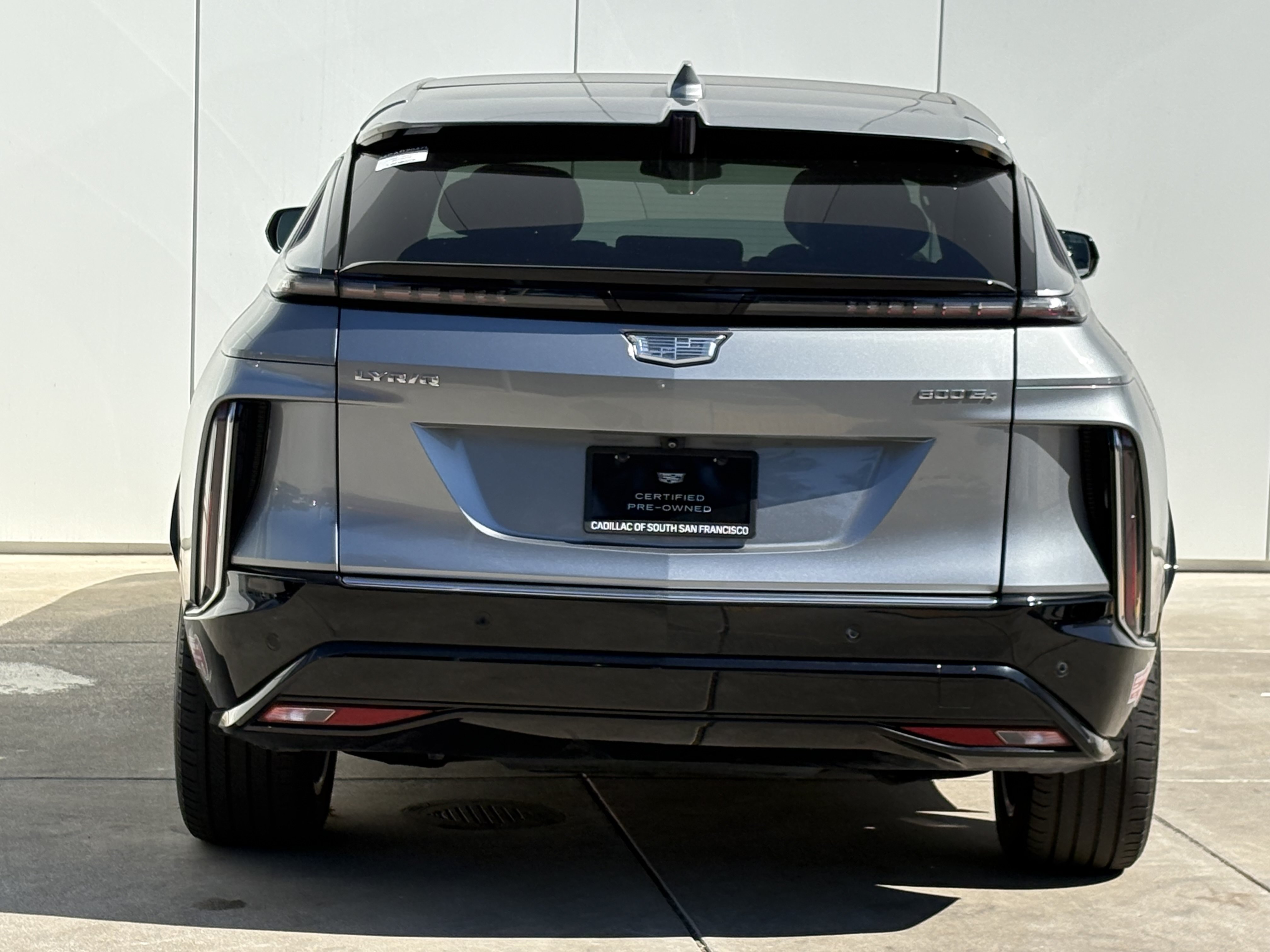 Used 2024 Cadillac Lyriq Luxury AWD/4WD image 8