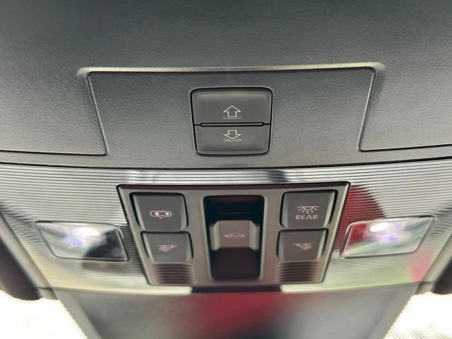 Certified 2024 Volkswagen Tiguan SE R-Line AWD/4WD image 35