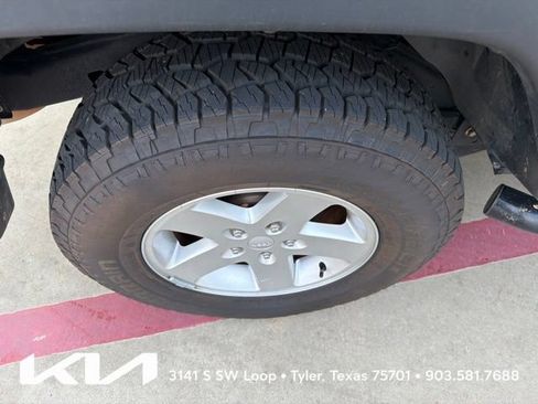 Used 2017 Jeep Wrangler Unlimited Sport w/ Quick Order Package 24S AWD/4WD image 10