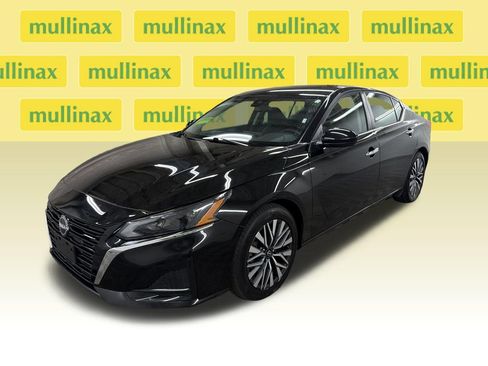 Used 2023 Nissan Altima 2.5 SV FWD image 15