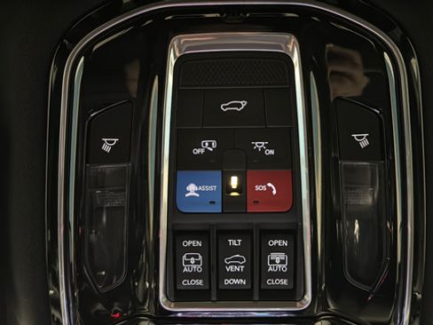Used 2021 Jeep Grand Cherokee L Overland w/ Advanced Protech Group III AWD/4WD image 35