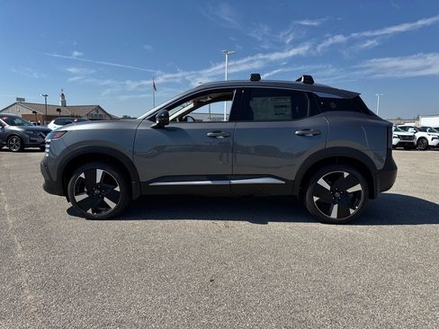 New 2026 Nissan Kicks SR w/ Cold Weather Package image 2