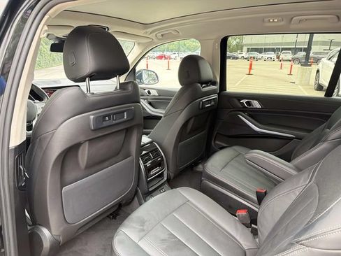 Used 2022 BMW X7 xDrive40i AWD/4WD image 12