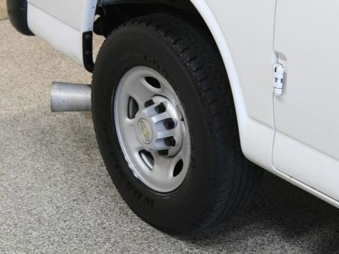 Used 2008 Chevrolet Express 3500 image 23