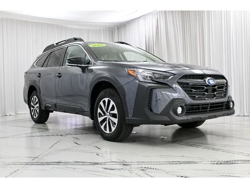 Used 2025 Subaru Outback Premium AWD/4WD image 2