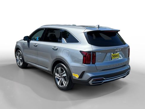 Used 2022 Kia Sorento SX Prestige w/ Panoramic Sunroof Package AWD/4WD image 3