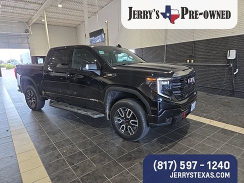 Used 2023 GMC Sierra 1500 AT4 w/ AT4 Preferred Package AWD/4WD image 2