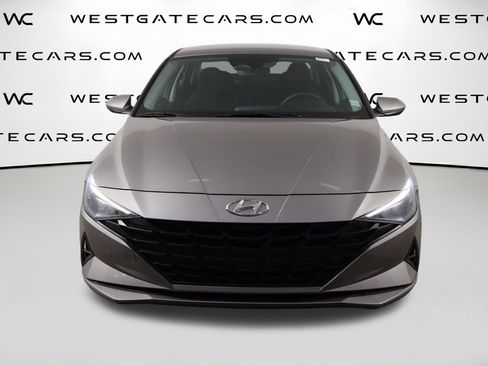 Used 2022 Hyundai Elantra Blue FWD image 2