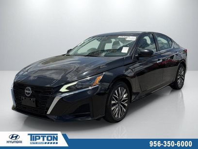Used 2023 Nissan Altima 2.5 SV