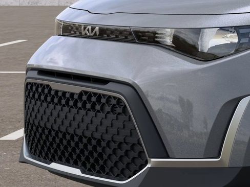 Used 2025 Kia Soul LX w/ LX Technology Package FWD image 12
