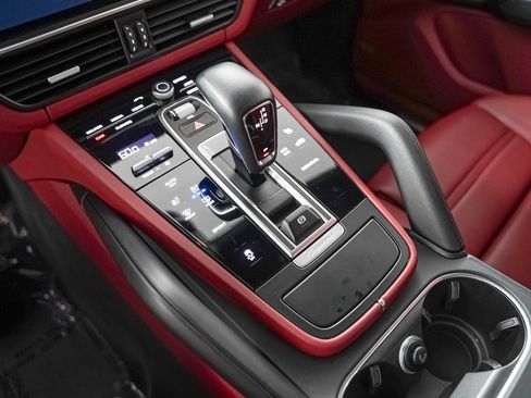 Certified 2023 Porsche Cayenne AWD/4WD image 20