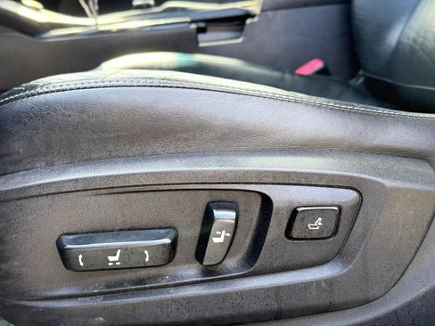Used 2013 Lexus ES 300h w/ Luxury Pkg FWD image 26