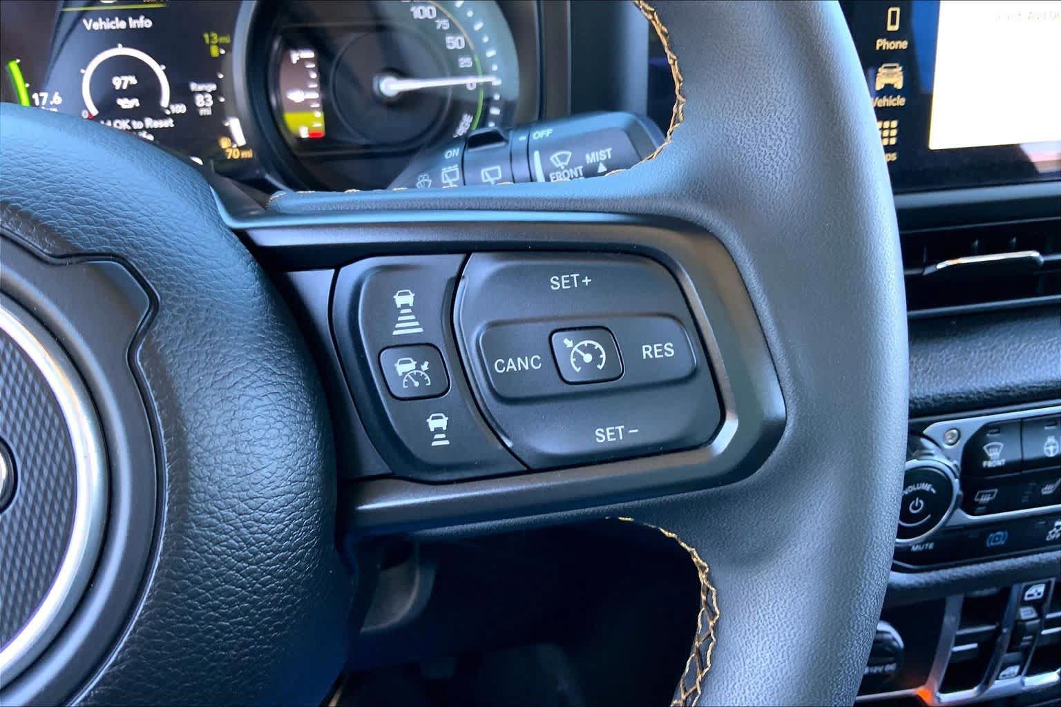 Used 2024 Jeep Wrangler Unlimited w/ Convenience Group AWD/4WD image 25