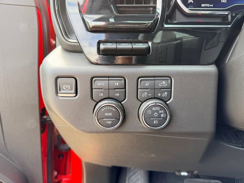 Used 2022 Chevrolet Silverado 1500 ZR2 w/ Technology Package AWD/4WD image 15