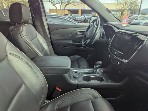 Used 2023 Chevrolet Traverse Premier image 7
