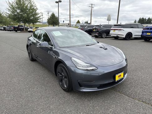 Used 2019 Tesla Model 3 Standard Range Plus RWD image 2