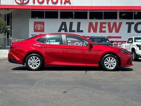 Used 2025 Toyota Camry LE FWD image 6