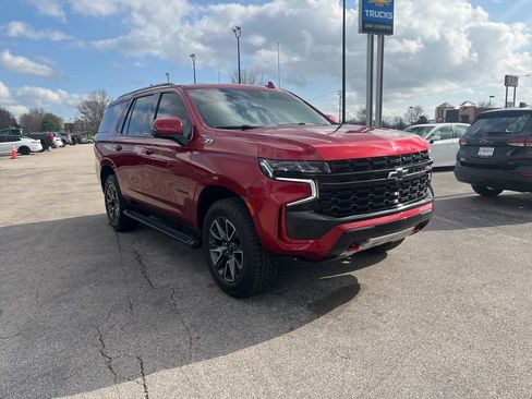 Used 2023 Chevrolet Tahoe Z71 w/ Luxury Package image 2