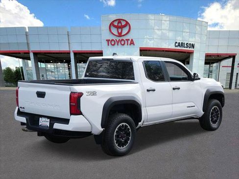 Certified 2024 Toyota Tacoma TRD Off-Road AWD/4WD image 5
