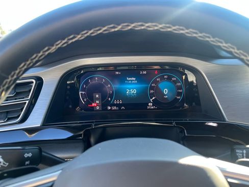 Used 2024 Volkswagen Atlas Cross Sport SE image 12