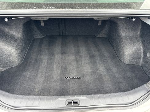 Used 2024 Nissan Altima 2.5 SV FWD image 19