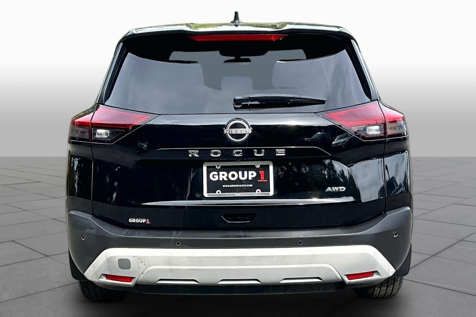 Used 2023 Nissan Rogue S AWD/4WD image 5