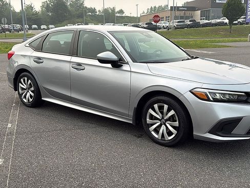Used 2023 Honda Civic LX image 2